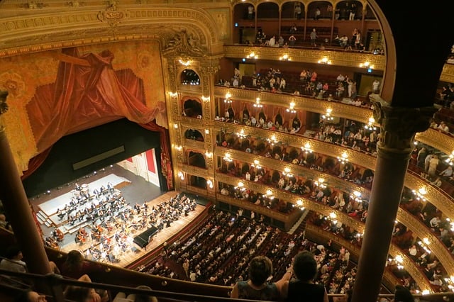 opera-594592